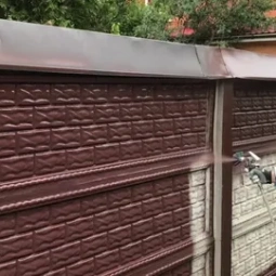 Преобразили и покрасили заборы в Костанае.