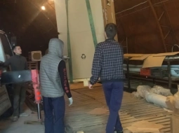 Выгрузили медицинское оборудование