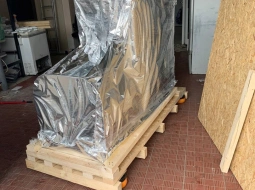 Подняли крупногабаритное оборудование